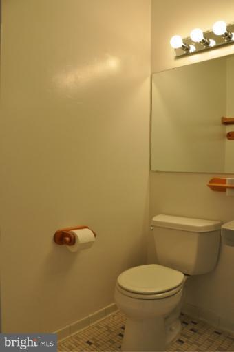 8801 Cromwell Drive Springfield, VA 22151 - Photo 3 of 25 Upper Level Hall Bath