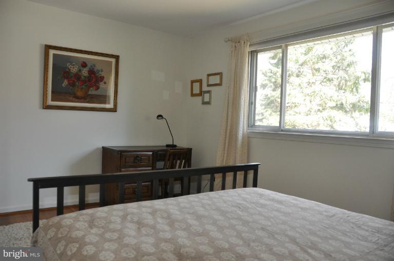 8801 Cromwell Drive Springfield, VA 22151 - Photo 23 of 25 Bedroom