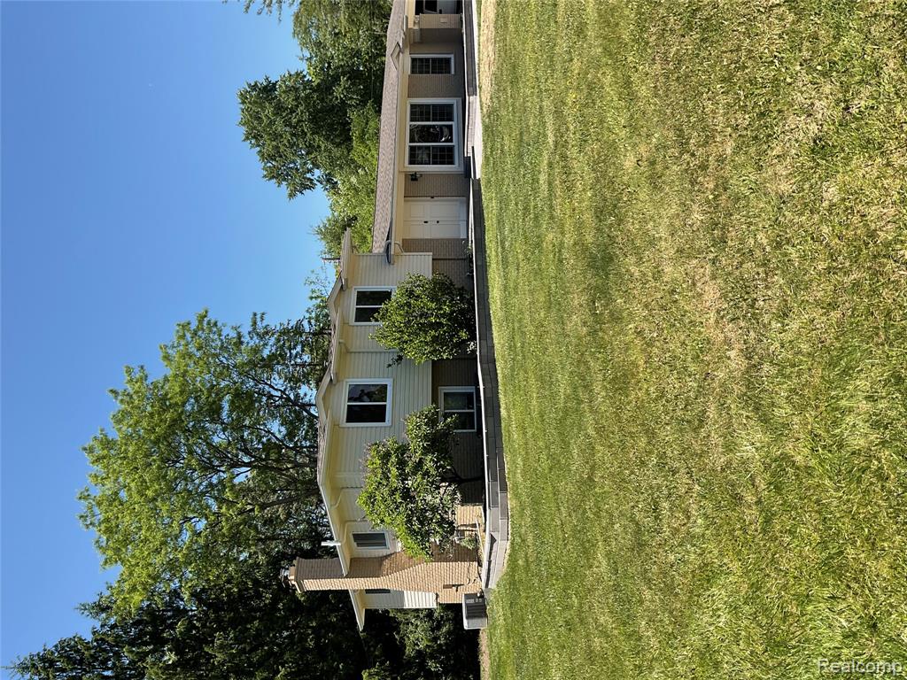 7096 Riverstone Road West Bloomfield, MI 48322 - Photo 5 of 26