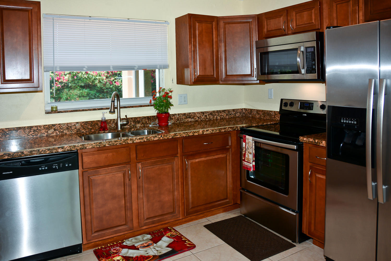1041 Southwest 3rd Street Boca Raton, FL 33486 - Photo 6 of 27 1041 SW 3rd Street Boca Raton-large-021-
