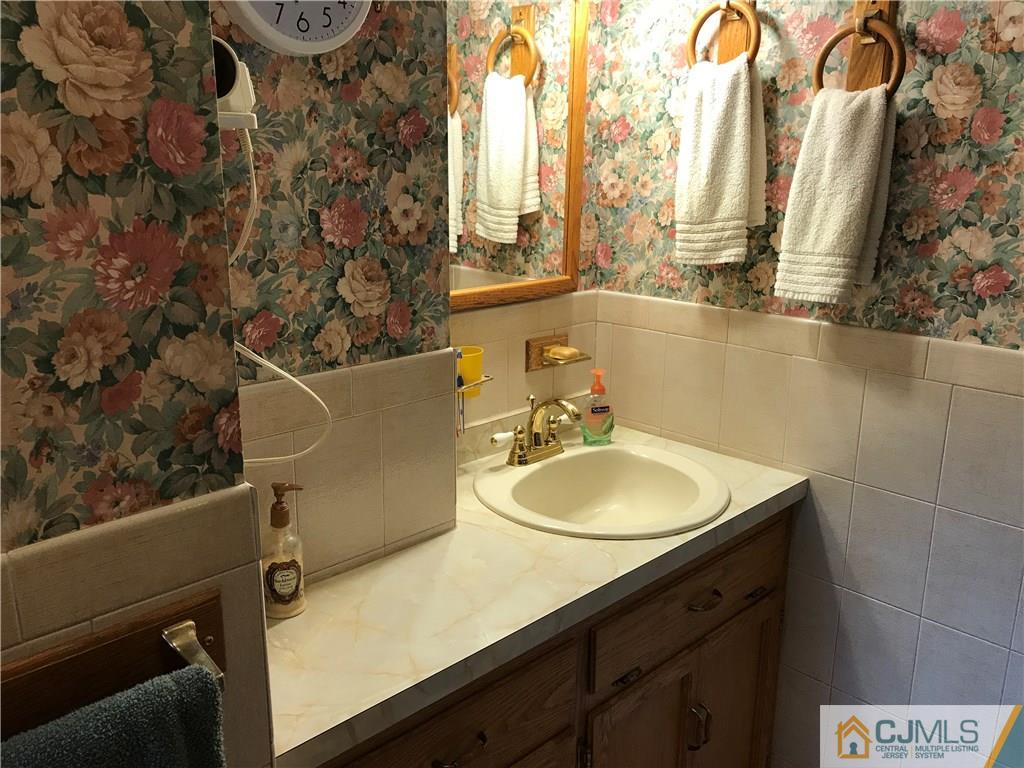 38 Hudson Road East Brunswick, NJ 08816 - Photo 14 of 25 Gallery Image 14