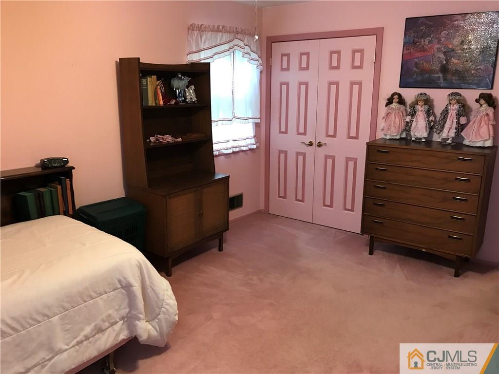 38 Hudson Road East Brunswick, NJ 08816 - Photo 15 of 25 Gallery Image 15
