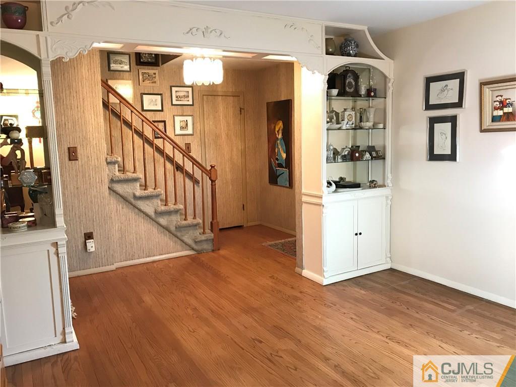 38 Hudson Road East Brunswick, NJ 08816 - Photo 4 of 25 Gallery Image 4