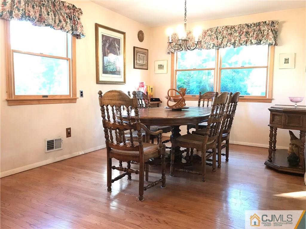 38 Hudson Road East Brunswick, NJ 08816 - Photo 5 of 25 Gallery Image 5