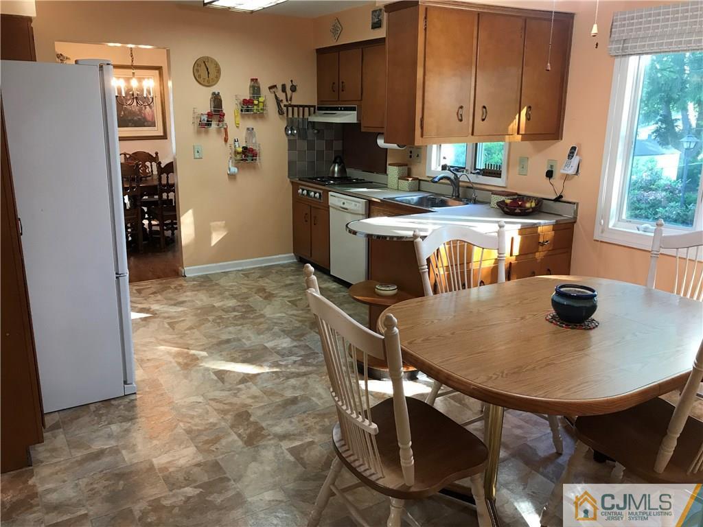 38 Hudson Road East Brunswick, NJ 08816 - Photo 6 of 25 Gallery Image 6