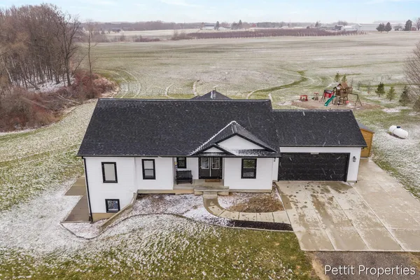 $559,900 | 21650 Centennial Drive, Conklin, MI 49403