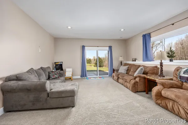 $559,900 | 21650 Centennial Drive, Conklin, MI 49403