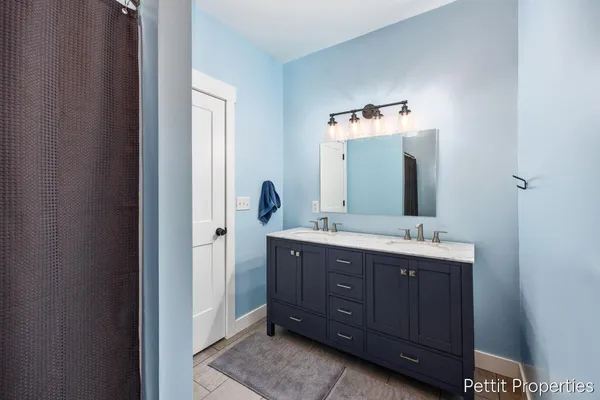 $559,900 | 21650 Centennial Drive, Conklin, MI 49403