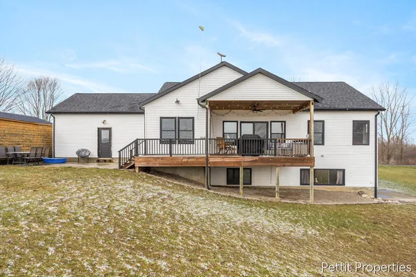 $559,900 | 21650 Centennial Drive, Conklin, MI 49403