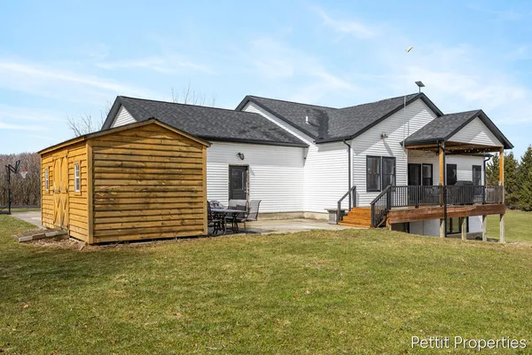 $559,900 | 21650 Centennial Drive, Conklin, MI 49403