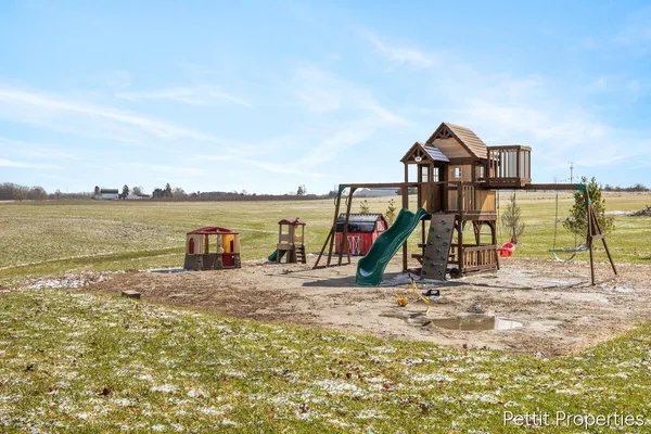 $559,900 | 21650 Centennial Drive, Conklin, MI 49403