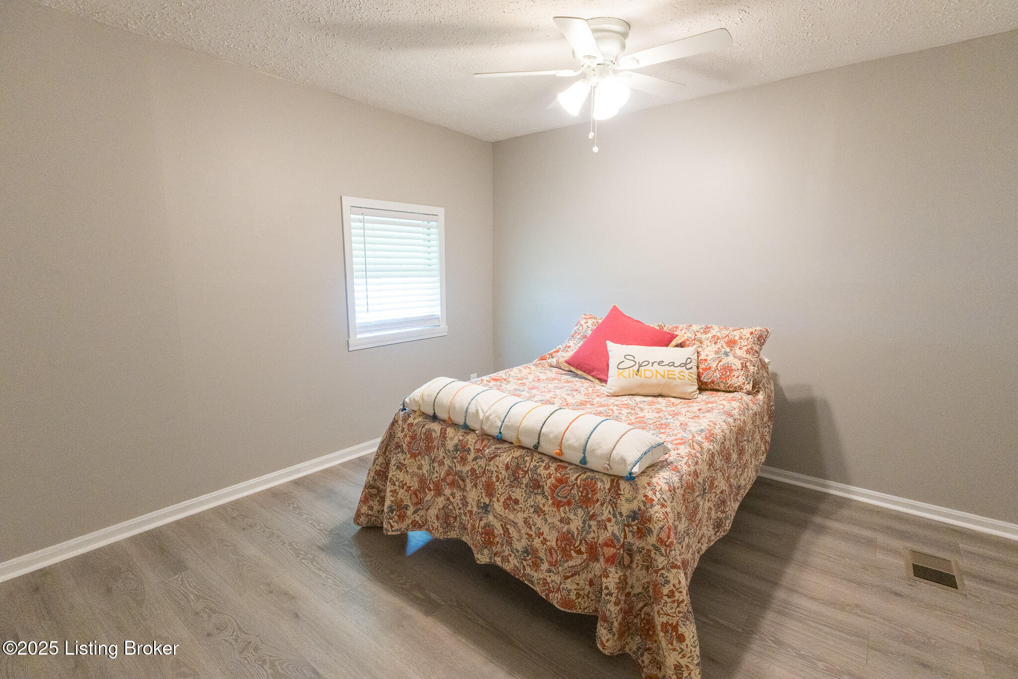 4722 Cane Run Road Louisville, KY 40216 - Photo 25 of 52 812A3066