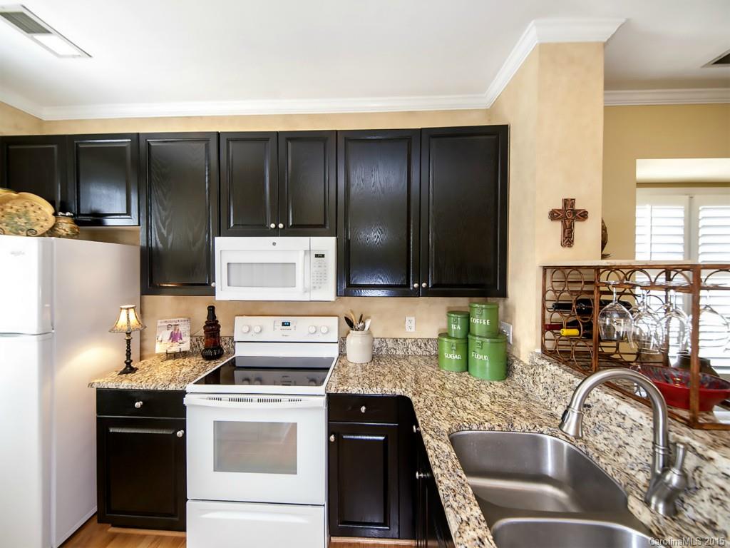 3446 Stettler View Road, Unit 236 Charlotte, NC 28210 - Photo 3 of 23 Gallery Image 3