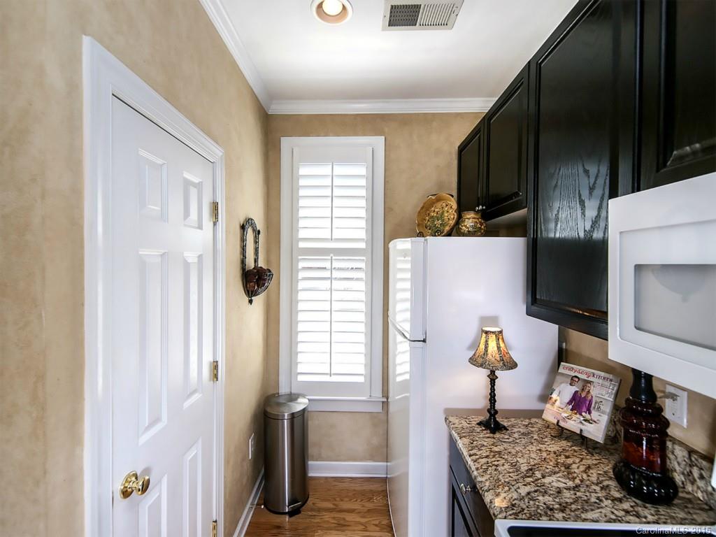 3446 Stettler View Road, Unit 236 Charlotte, NC 28210 - Photo 4 of 23 Gallery Image 4