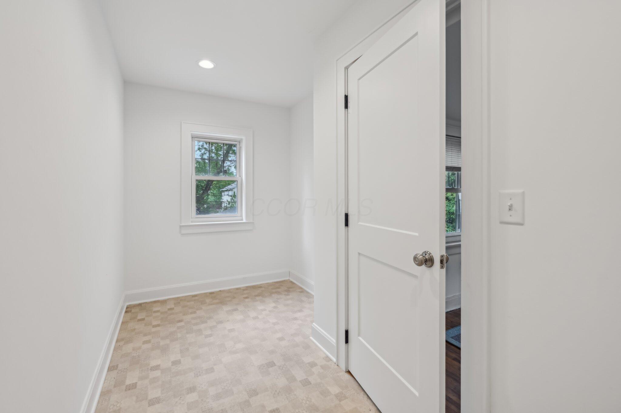 467 Brevoort Road Columbus, OH 43214 - Photo 21 of 42 21-web-or-mls-Brevoort Rd-1505-021