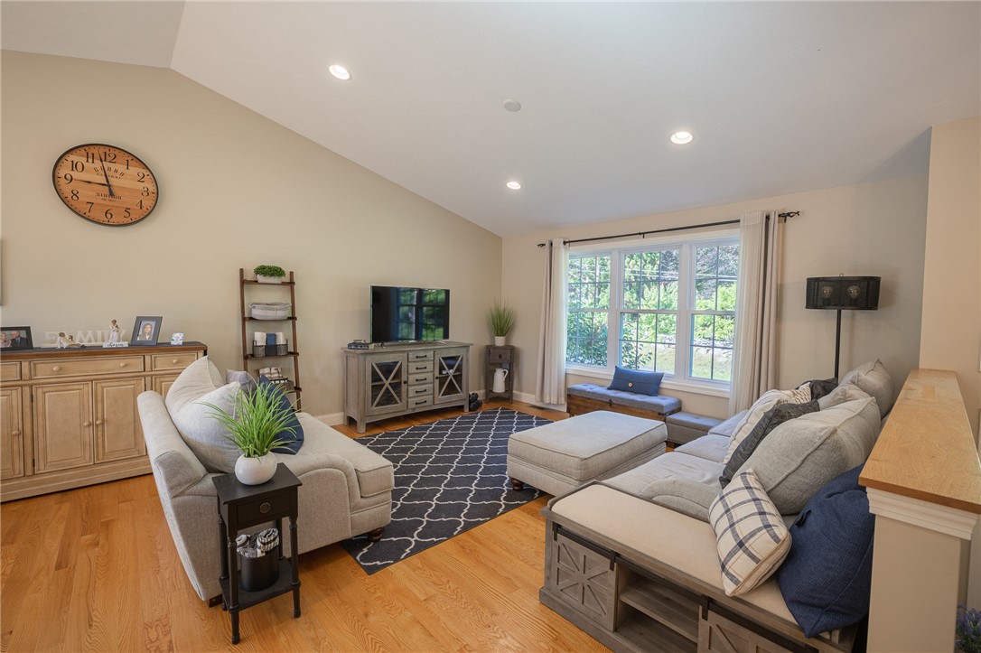156 Mendon Road North Smithfield, RI 02896 - Photo 20 of 42