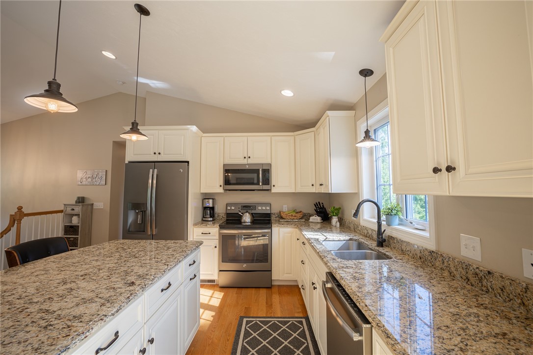 156 Mendon Road North Smithfield, RI 02896 - Photo 24 of 42
