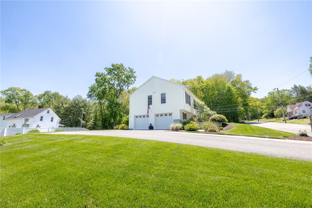 156 Mendon Road North Smithfield, RI 02896 - Photo 10 of 42