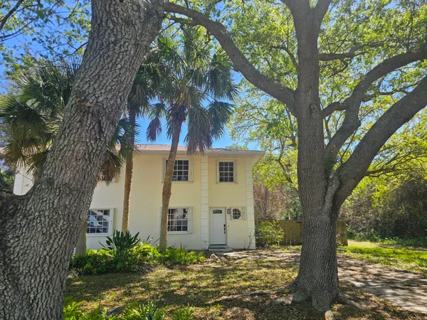 $2,300 | 1408 36th Avenue, Unit 1408, Vero Beach, FL 32960