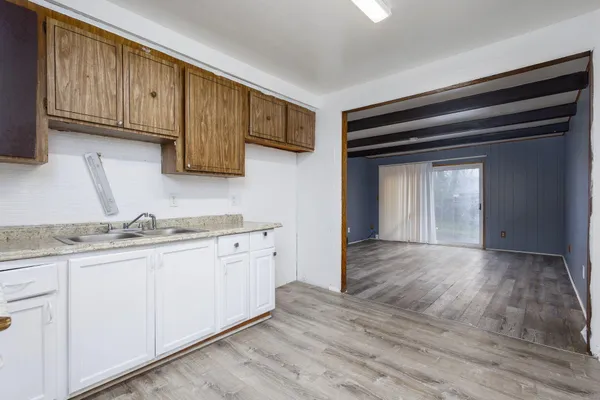 $1,300 | 19435 McCormick Street, Detroit, MI 48224