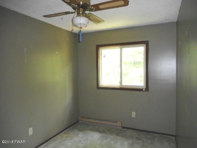 143 Cypress Road Dingmans Ferry, PA 18328 - Photo 5 of 9 143 BED 2