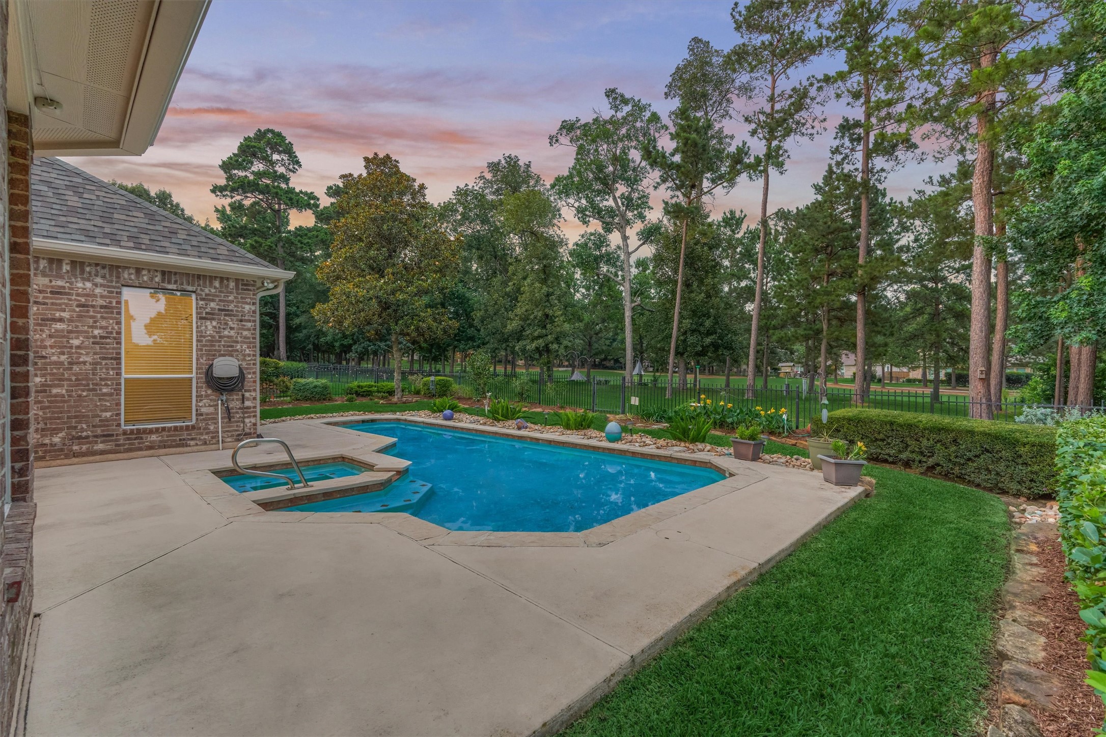 1608 Beau Rivage Drive Conroe, TX 77304 - Photo 3 of 49