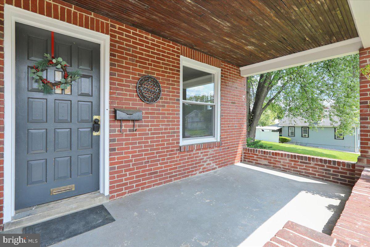 937 Fern Avenue Reading, PA 19607 - Photo 4 of 38 Gallery Image 4