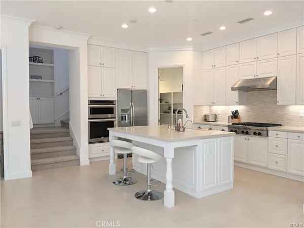 $6,000 | 62 Acorn, Irvine, CA 92620