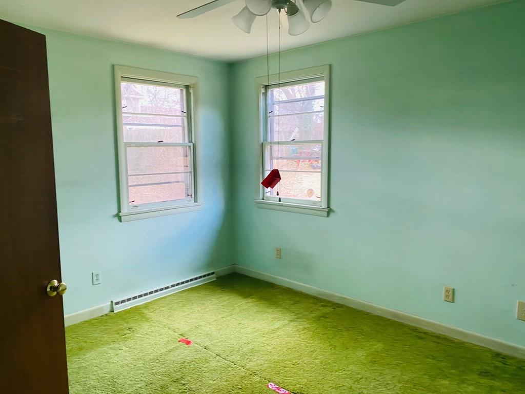 191 Mohawk Road Somerset, MA 02726 - Photo 13 of 19 a view of room and window