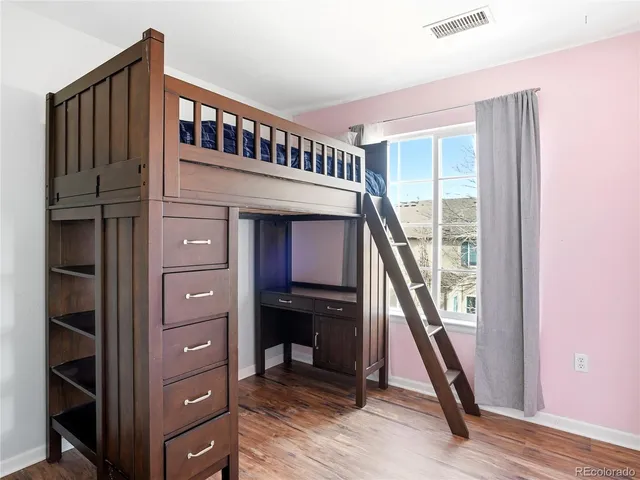 a view of a dinning table and chairs in the patio