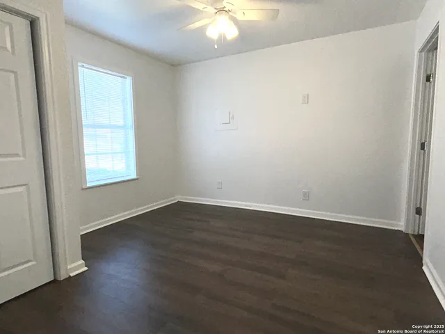 $975 | 310 Finton, Unit B, San Antonio, TX 78204
