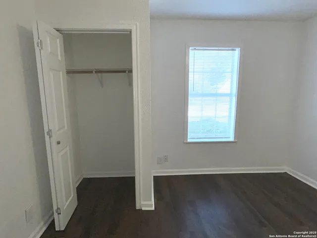 $975 | 310 Finton, Unit B, San Antonio, TX 78204