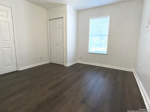 $975 | 310 Finton, Unit B, San Antonio, TX 78204