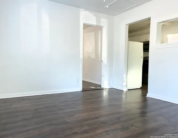 $950 | 310 Finton, Unit B, San Antonio, TX 78204