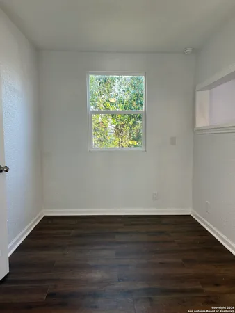 $950 | 310 Finton, Unit B, San Antonio, TX 78204