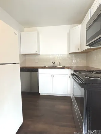 $950 | 310 Finton, Unit B, San Antonio, TX 78204