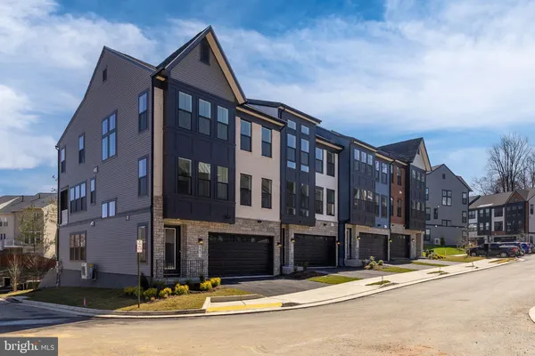 $1,063,645 | 8456 Begonia Lane, Lorton, VA 22079