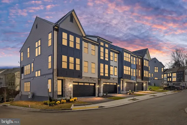 $1,063,645 | 8456 Begonia Lane, Lorton, VA 22079