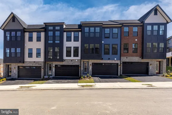 $1,063,645 | 8456 Begonia Lane, Lorton, VA 22079