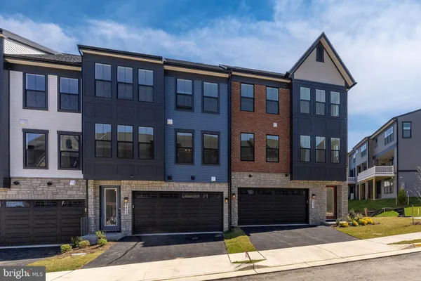 $1,063,645 | 8456 Begonia Lane, Lorton, VA 22079