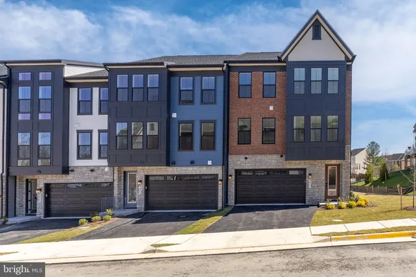 $1,063,645 | 8456 Begonia Lane, Lorton, VA 22079