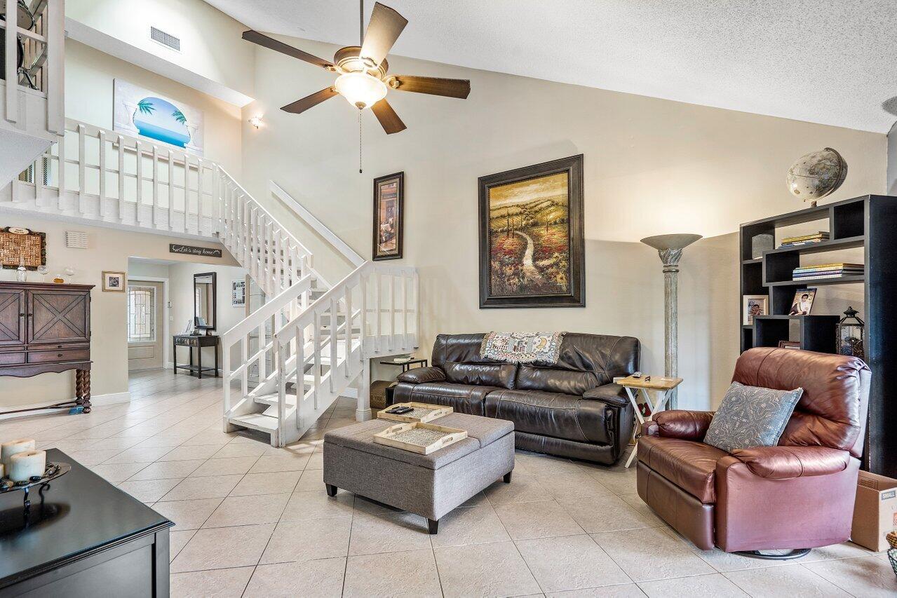 6850 Northwest 2nd Avenue, Unit 31 Boca Raton, FL 33487 - Photo 13 of 33 Living Room