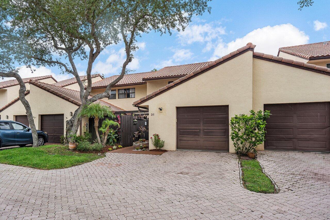 6850 Northwest 2nd Avenue, Unit 31 Boca Raton, FL 33487 - Photo 2 of 33 1 Car Garage