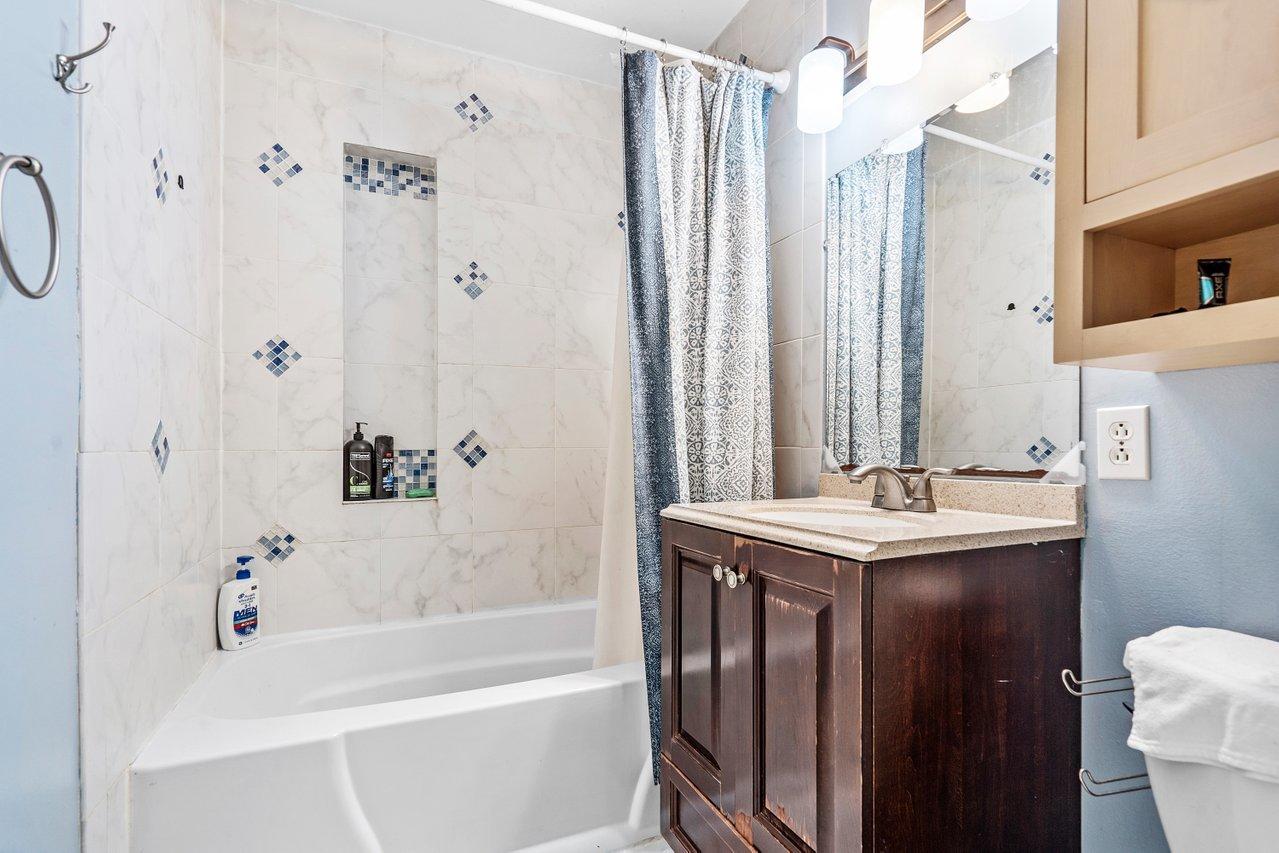 6850 Northwest 2nd Avenue, Unit 31 Boca Raton, FL 33487 - Photo 32 of 33 Remodeled Upstairs Full Bath