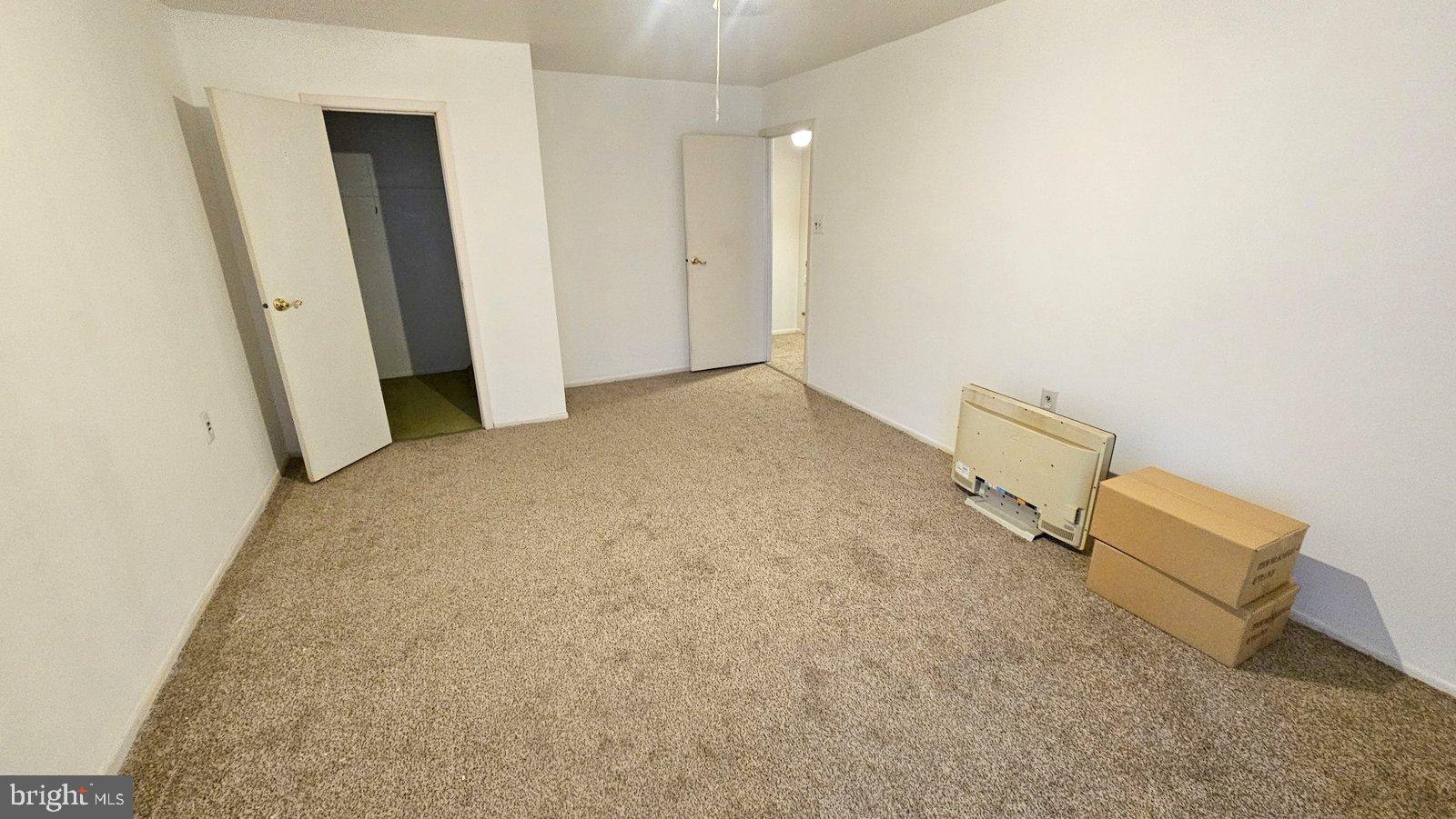 1004 Timber Creek Road Clementon, NJ 08021 - Photo 21 of 24 an empty room with windows