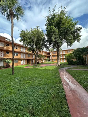 $1,600 | 1330 West 54th Street, Unit 108C, Hialeah, FL 33012