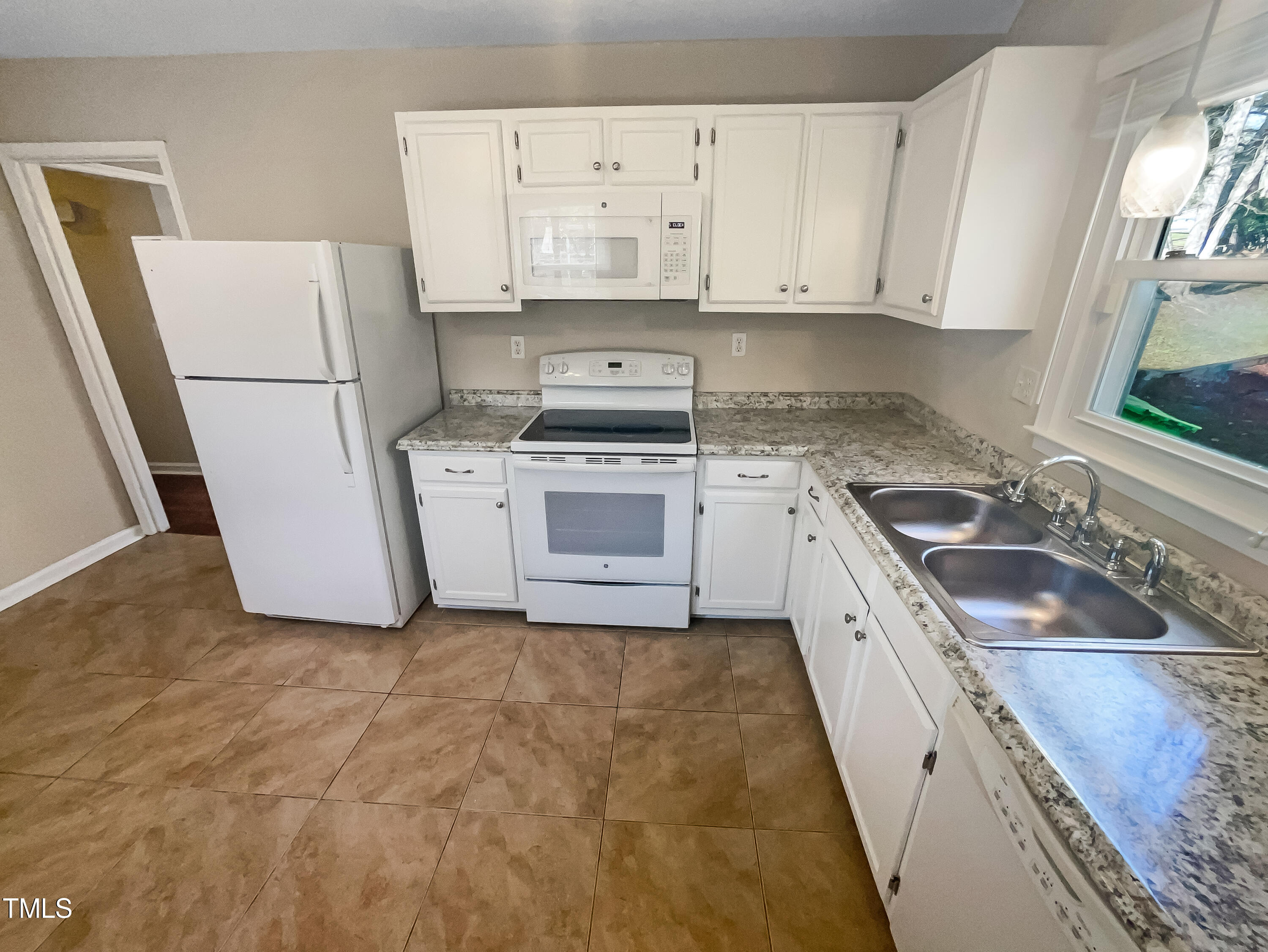 7553 Stuart Drive Raleigh, NC 27615 - Photo 8 of 20 photo_08