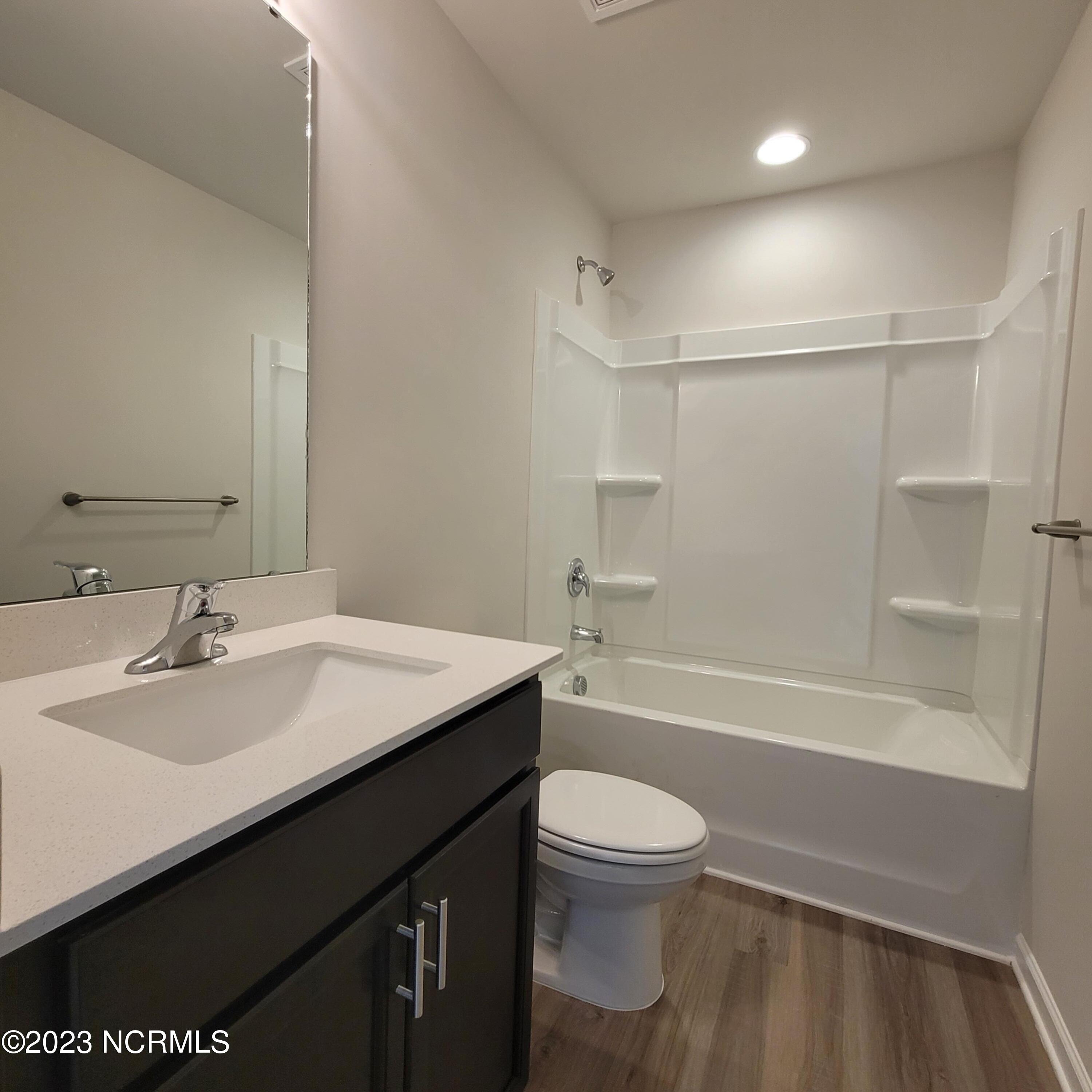 536 Lakerun Drive Bunnlevel, NC 28323 - Photo 8 of 19 Hall Bathroom