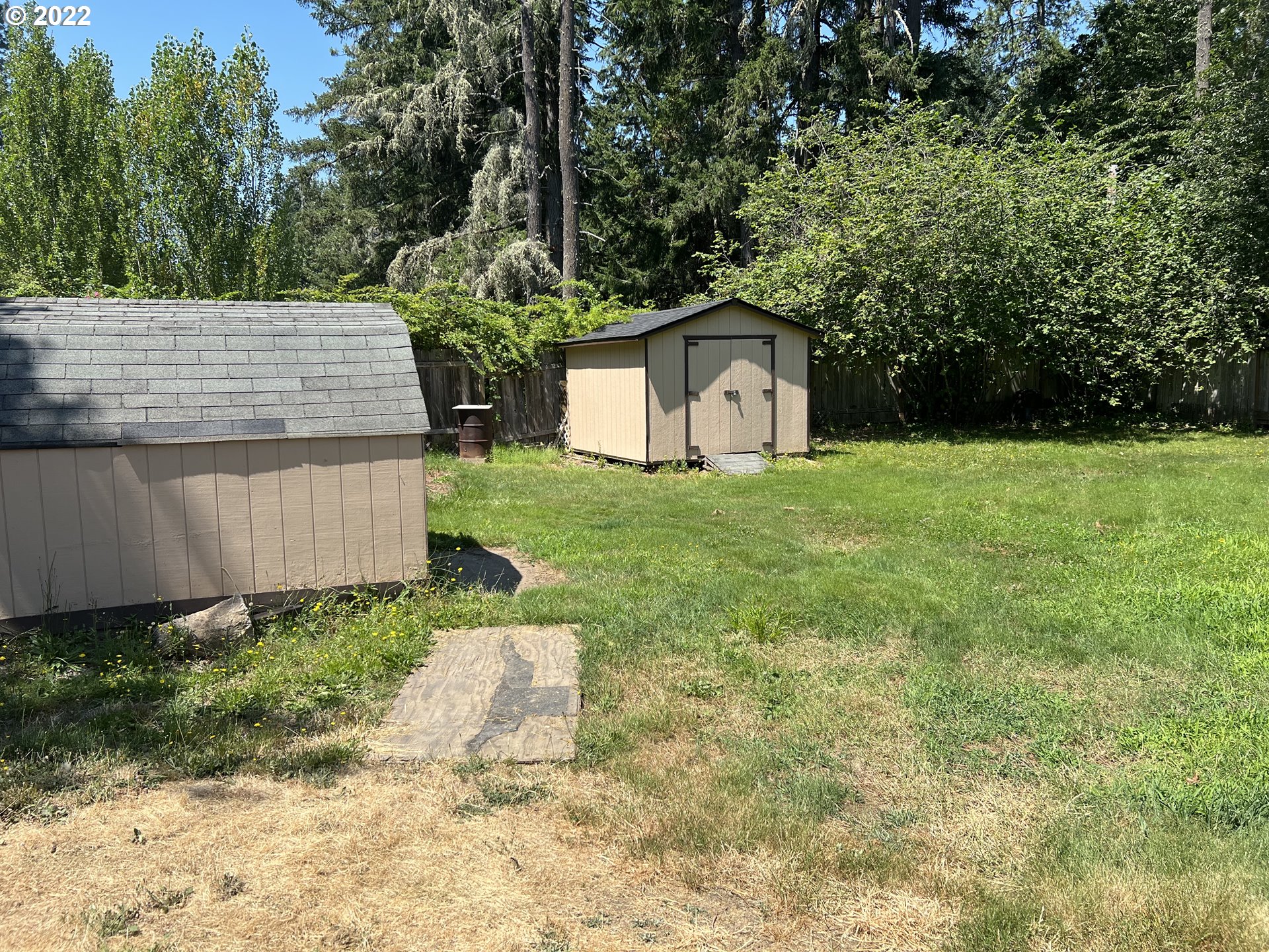 88300 Ellmaker Road Veneta, OR 97487 - Photo 4 of 13 Backyard