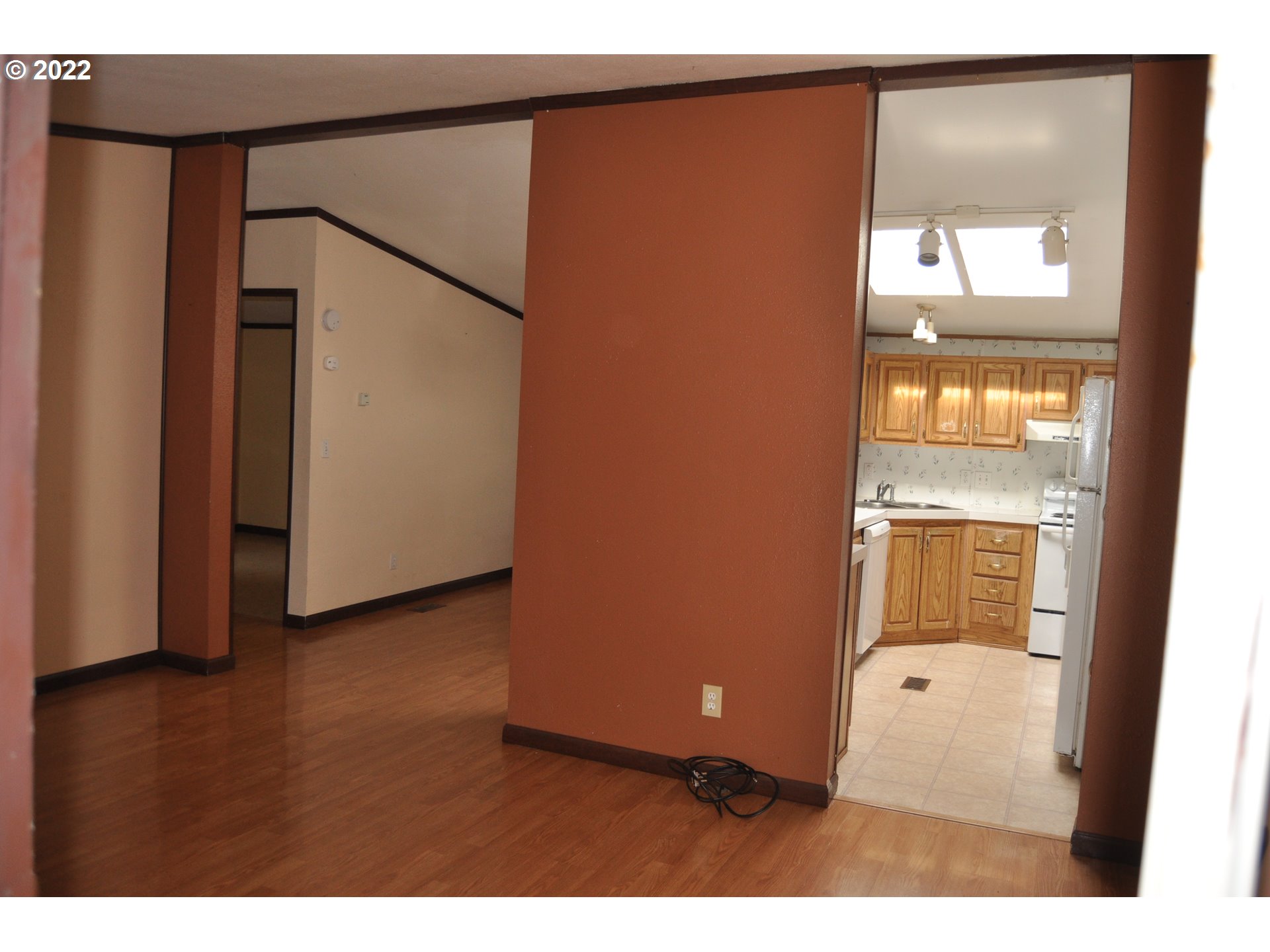 88300 Ellmaker Road Veneta, OR 97487 - Photo 5 of 13 Kitchen/Dining Room